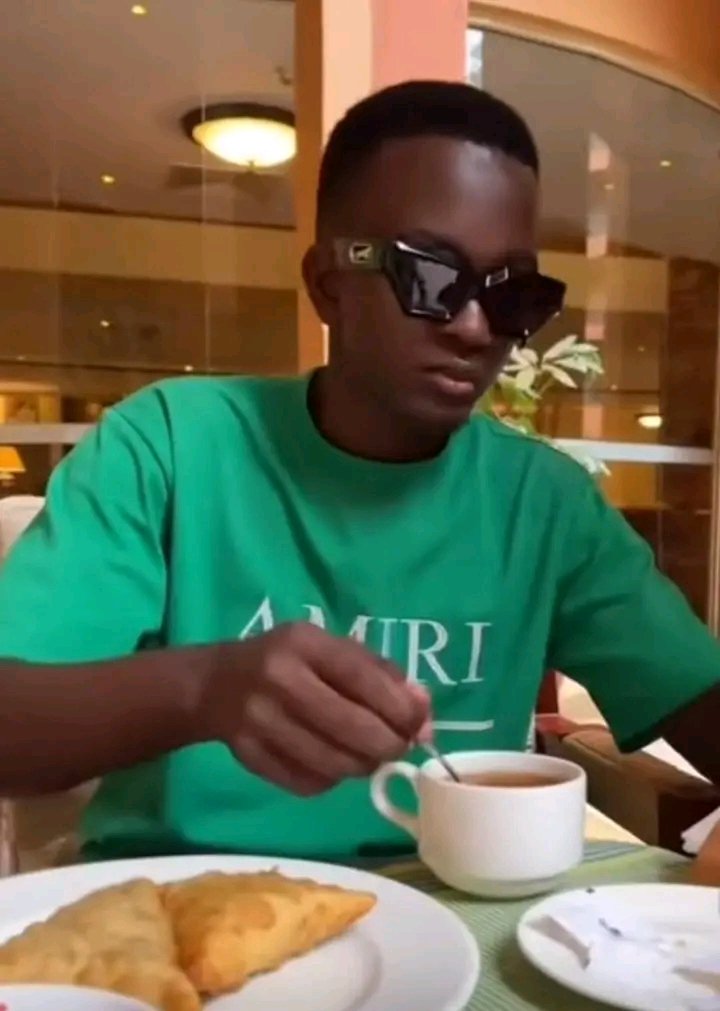 1760840435661