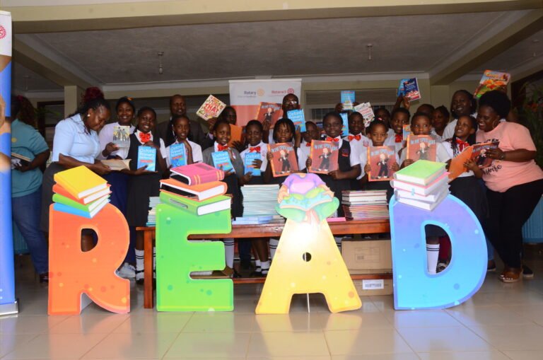 Horizon Kids Center receive reading books from Rotary club of Bwebajja .